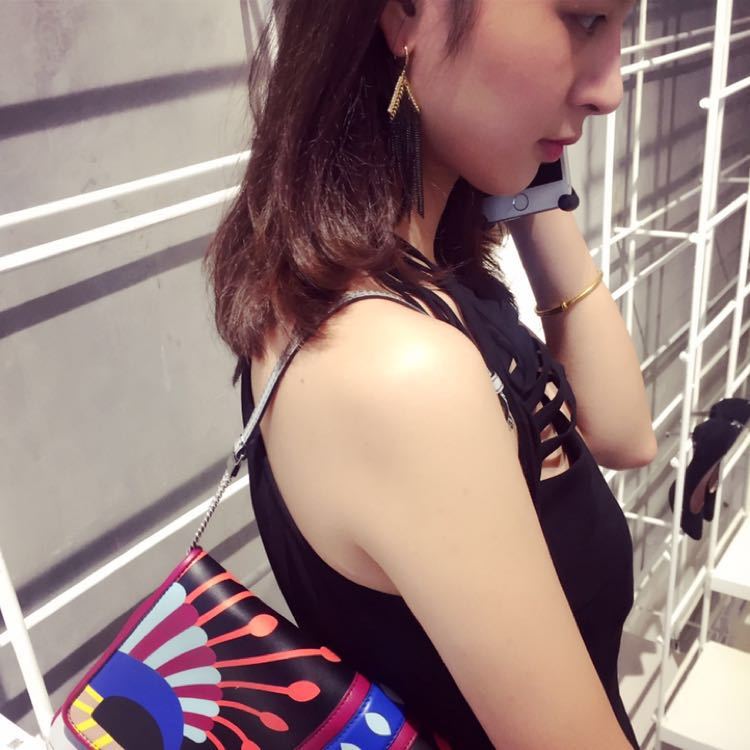 毒舌少女喷喷