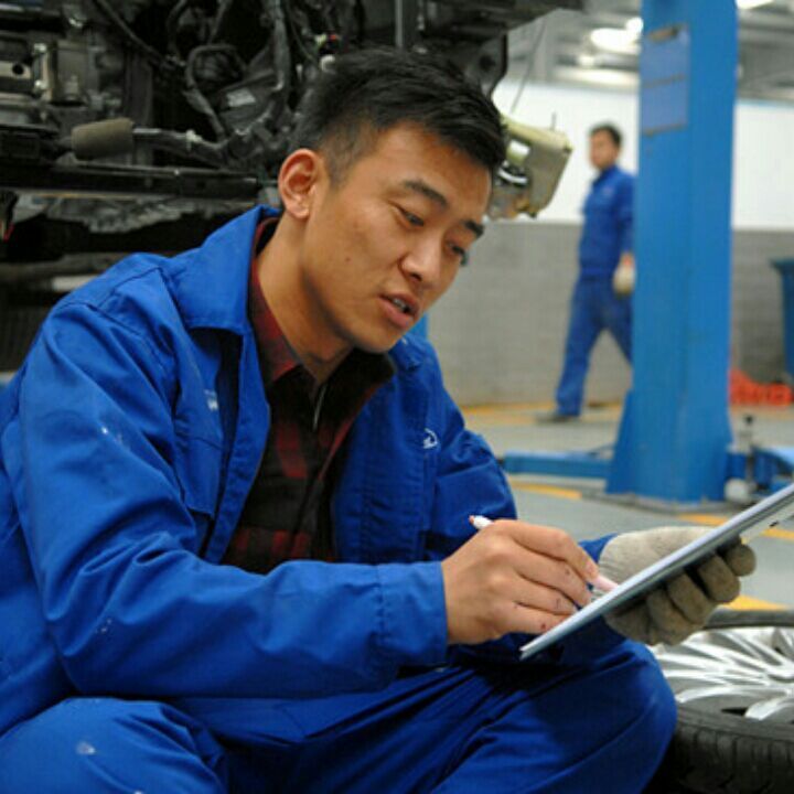 修车技工王师傅