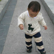 我家有个小男孩