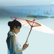撑油纸伞的小菇娘