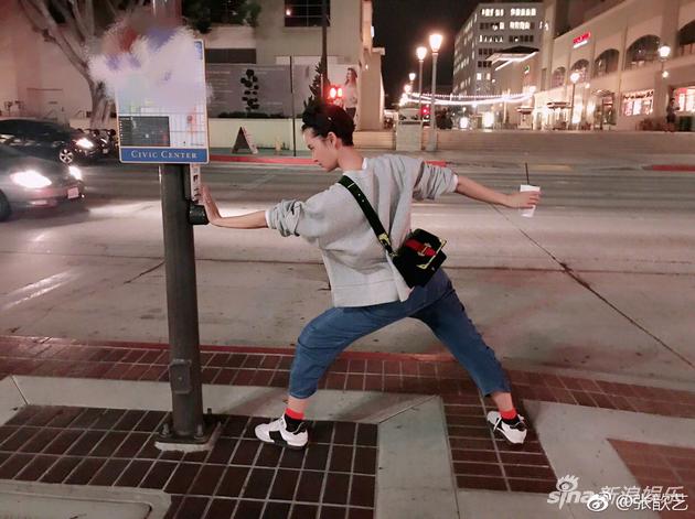 张歆艺“嘲笑”袁弘讨厌香菜被反怼：尊重对香菜的好恶是进步