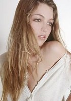 莉莉·西蒙斯 Lili Simmons