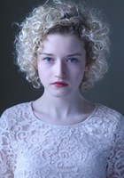朱莉娅·加纳 Julia Garner