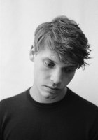比利·豪尔 Billy Howle