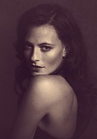 拉腊·普尔弗 Lara Pulver