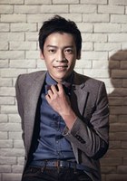 王紫逸 Zi-yi Wang