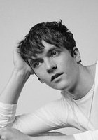 菲恩·怀特海德 Fionn Whitehead