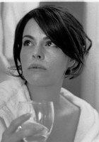 埃米丽·汉普希尔 Emily Hampshire