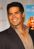 埃塞·莫拉雷斯 Esai Morales